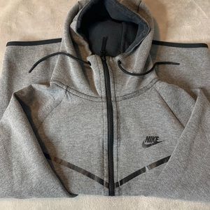 COPY - Nike tech fleece full zip sweater